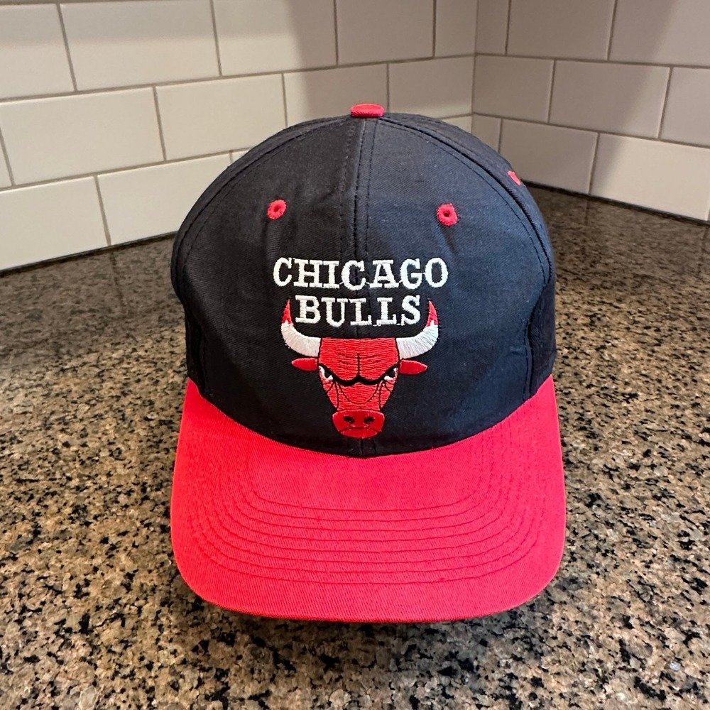 Chicago Bulls‎ Logo 7 Snapback Hat Men OS Black Red Cotton Blend
